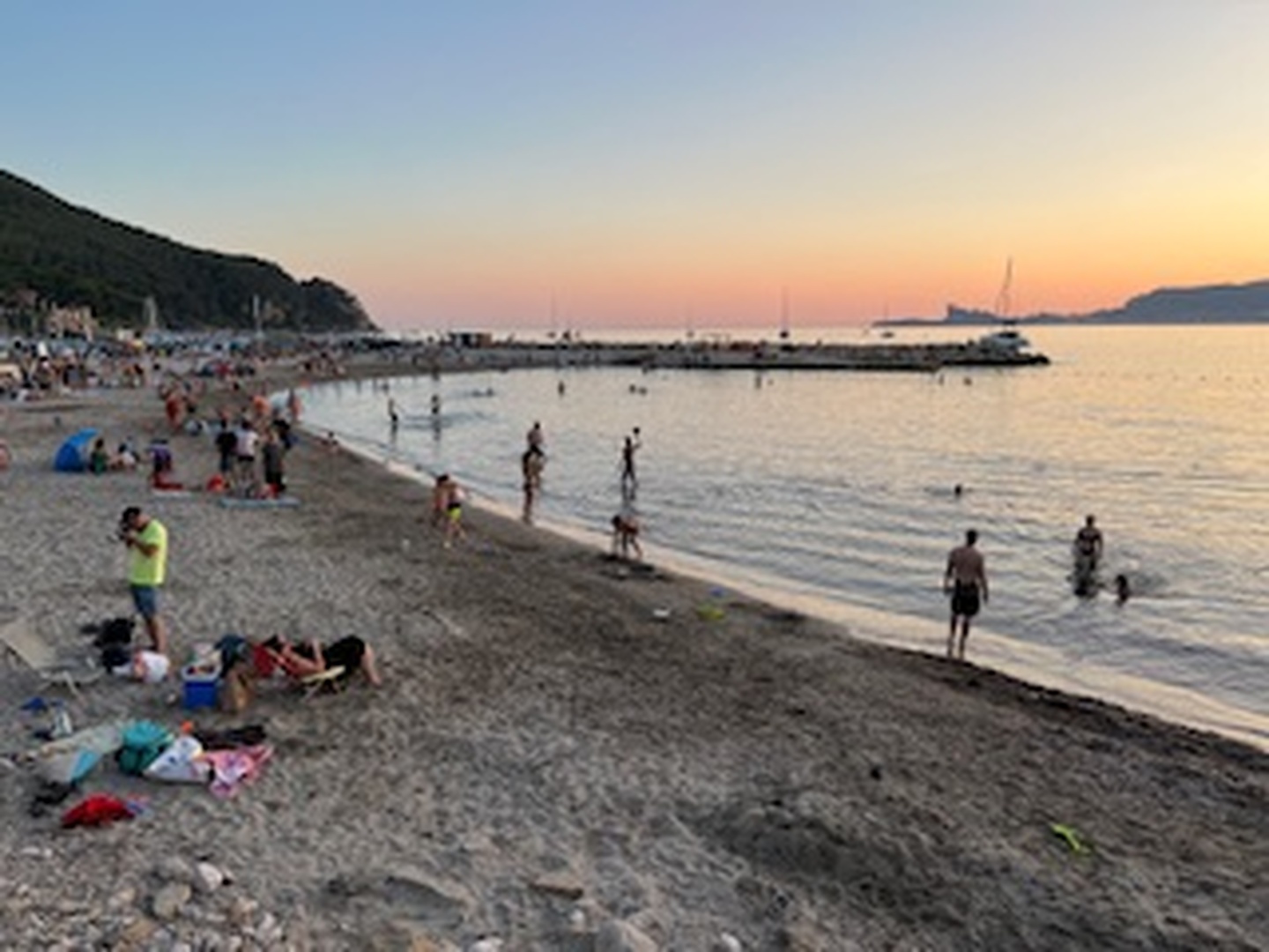 Plage de la Madrague vue 2