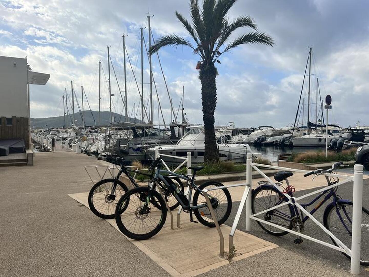 Aire de stationnement vélo du Nouveau port des Lecques